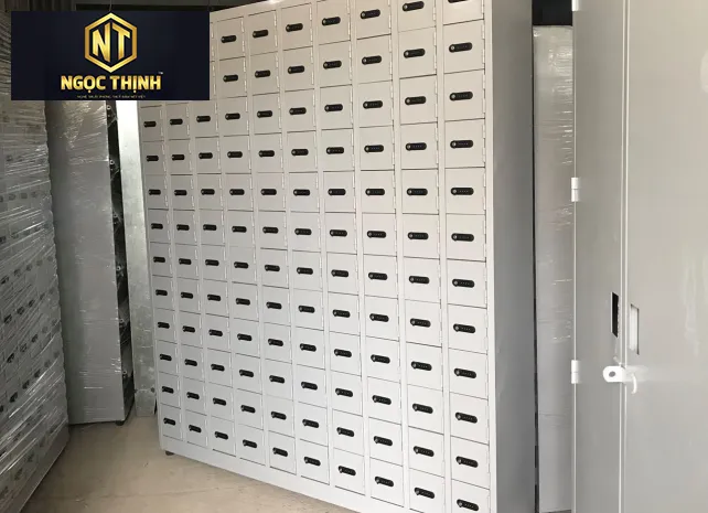 Tủ điện thoại 120 ngăn 10 khoang cánh sắt khóa số